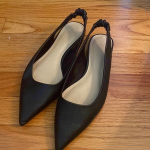 ☀️ 3/$15 sale H&M black flats size 8